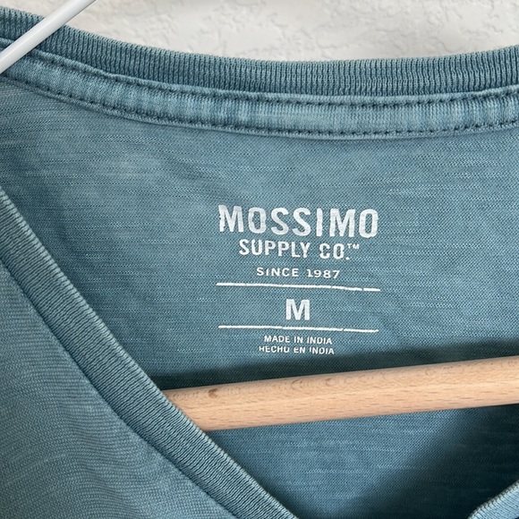 Mossimo T Shirt - Picture 3 of 3